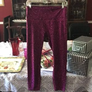 Lululemon NWOT magenta active tights